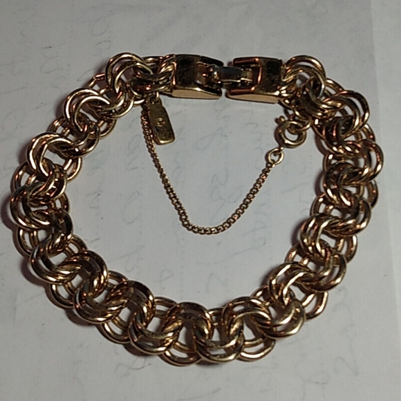 RICH GOLDTONE Vintage MONET SIGNED CHUNKY  CHAIN BRACELET - Picture 7 of 8